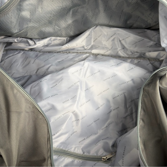 NWOT Lucky Brand Travel Duffel Bag 115L, Travel Bag, Large Duffle Charcoal Gray - Picture 11 of 13